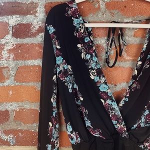 BCBGeneration | Floral Bodysuit with Plunge Neck S